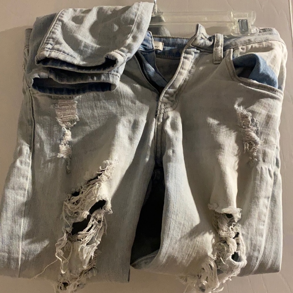 KanCan Light Blue Distressed/ Ripped Jeans size 27